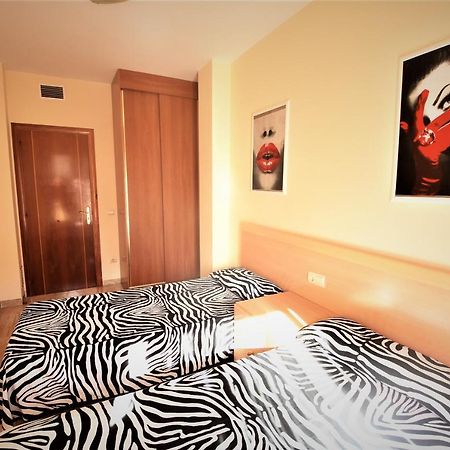 Apartamentos Sol Dorada サロウ エクステリア 写真